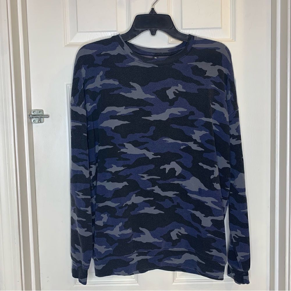 Athleta Studio to Street sweatshirt Blue Camo Size Small